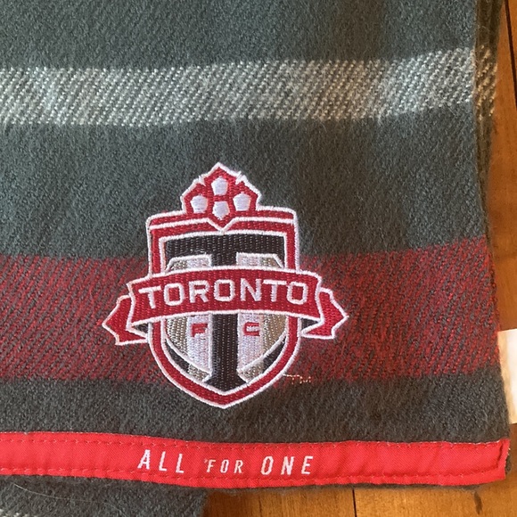 Toronto FC Fan Scarf - Picture 2 of 5